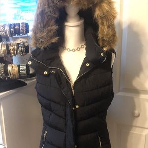 Brand new puffer vest black size XL